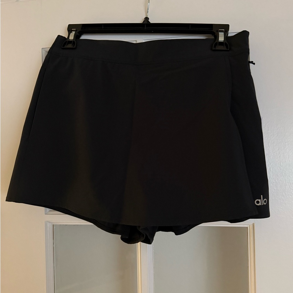 ALO Yoga Women's Black Skort